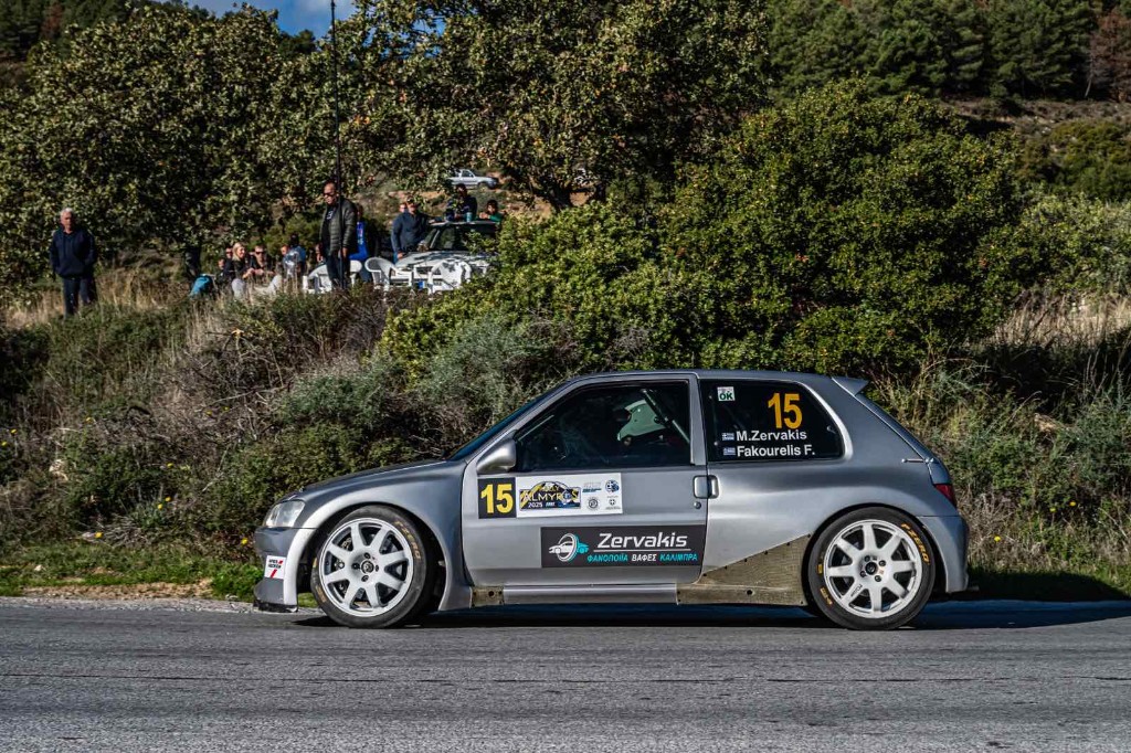 Rally αυτοκίνητο Zervakis σε αγώνα